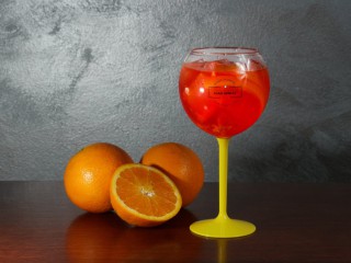 Sklenička z tritanu